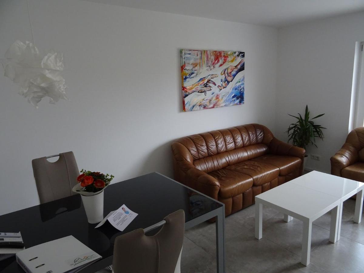 Ferienwohnung Happynes 바트노이슈타트안더살레 외부 사진